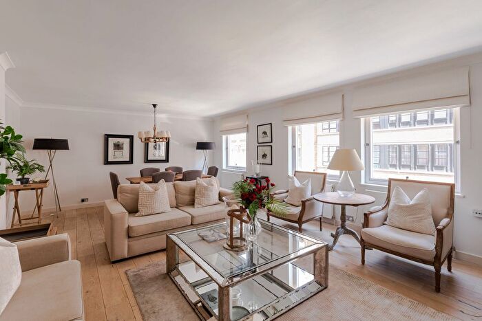 2 Bedroom Flat To Rent In Clarges Street, Mayfair, W1J
