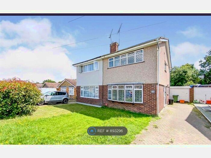 2 Bedroom Semi-Detached House To Rent In Beauchamps Drive, Wickford SS11