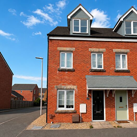 3 Bedroom Semi-Detached House For Sale In Heol Y Creyr Bach, Gorseinon, Swansea, SA4