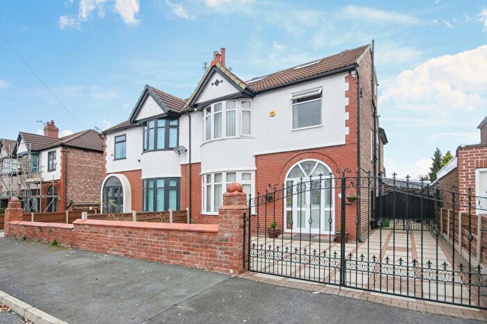 5 Bedroom Semi Detached House To Rent In Badminton Road, Manchester, M21