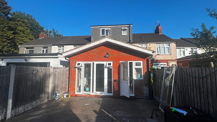 5 Bedroom Terraced House For Sale In Waller Avenue, Luton, LU4