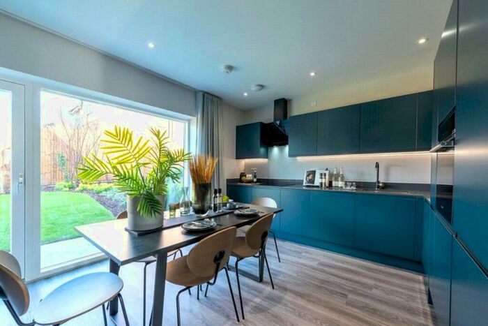 3 Bedroom Semi-Detached House To Rent In Firenza Avenue, Glisk, Ellesmere Port, Cheshire, CH65