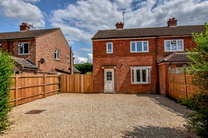 2 Bedroom Semi-Detached House For Sale In Brays Meadow, Hyde Heath, Amersham, HP6
