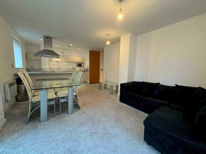 2 Bedroom Flat To Rent In Melia House, Lord Street, Manchester, M4