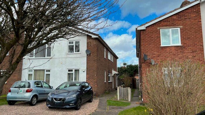 2 Bedroom Maisonette To Rent In Walmley Ash Road, Sutton Coldfield, B76