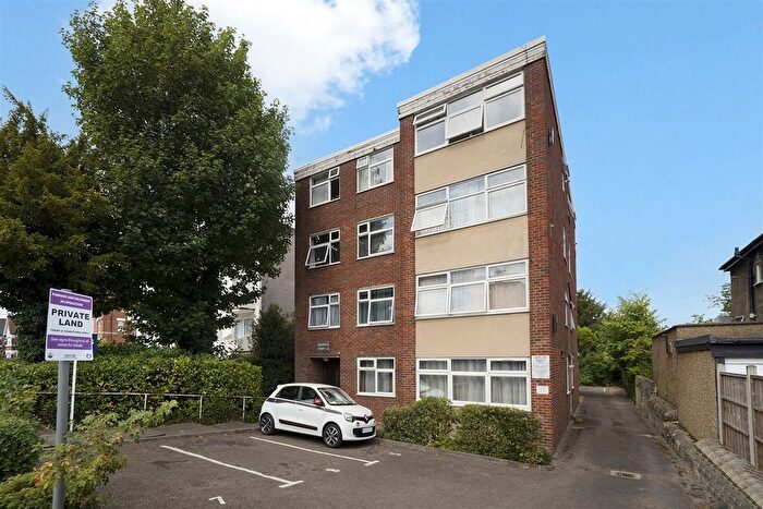 1 Bedroom Property For Sale In Magnolia Court, Nether Street, N3