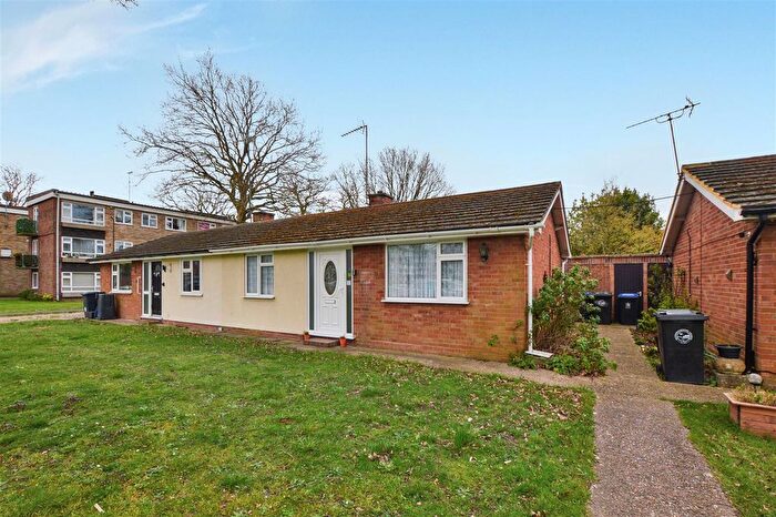 2 Bedroom Bungalow For Sale In Heatherden Green, Iver, SL0