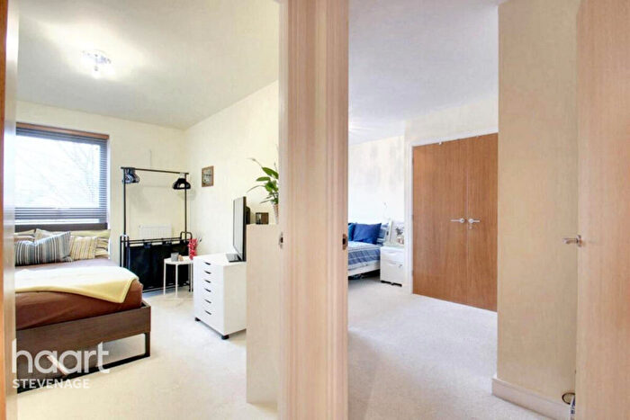 2 Bedroom Apartment For Sale In Woolners Way, Stevenage, SG1
