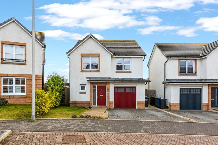 4 Bedroom Detached House For Sale In Forrester Park Drive, Cairneyhill, KY12