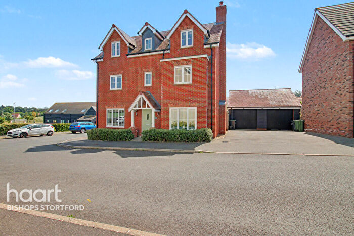 6 Bedroom Detached House For Sale In Bluebell Drive, Stansted, CM24