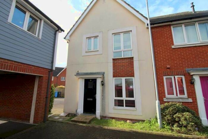 3 Bedroom Detached House For Sale In Thebe Close Ipswich, IP1