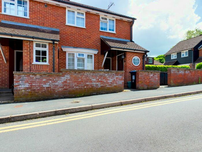 1 Bedroom Maisonette To Rent In Russell Place, Hemel Hempstead, Hertfordshire, HP3