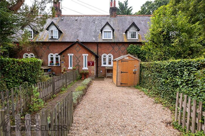 3 Bedroom Terraced House For Sale In The Grove, Pluckley, Ashford, Kent, TN27