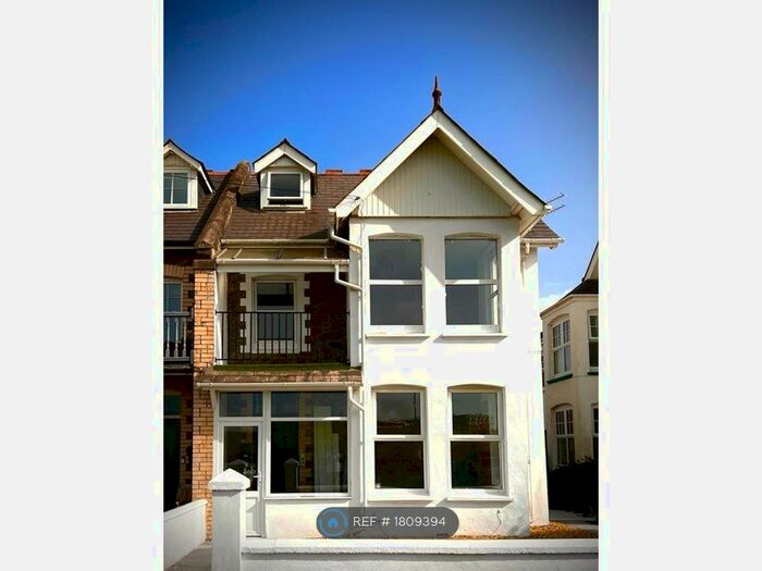 3 Bedroom Flat To Rent In Downs View, Bude, EX23