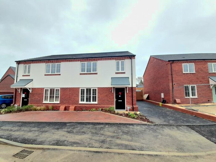 4 Bedroom Semi-Detached House To Rent In Barnard Way, Shenley Park, MK5