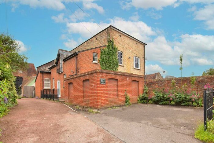 2 Bedroom Cottage To Rent In Swan Street, West Malling, ME19