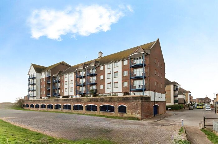 2 Bedroom Flat For Sale In Bermuda Place, Eastbourne, BN23