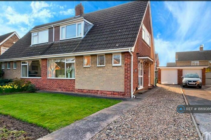 3 Bedroom Semi-Detached House To Rent In Woodstock Close, Cottingham, HU16