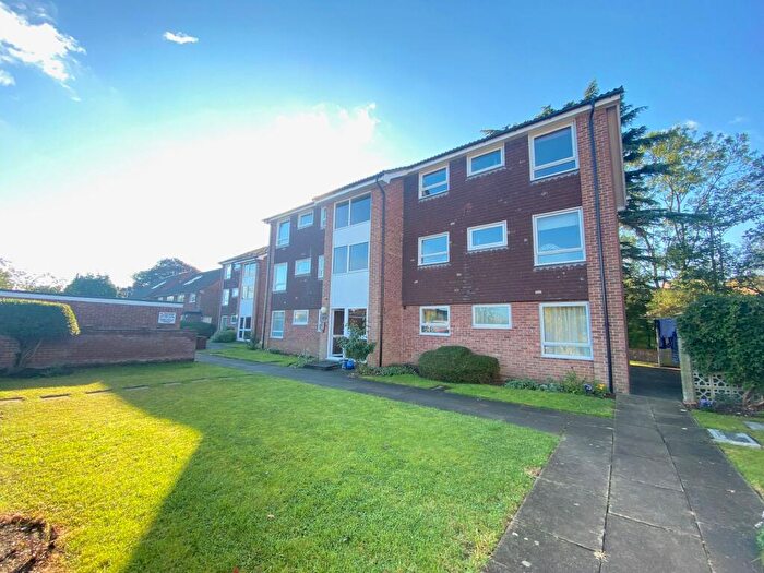 2 Bedroom Flat To Rent In Piggotts Road, Caversham, RG4