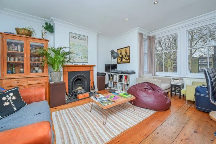 2 Bedroom Flat To Rent In Grove Lane, London, SE5