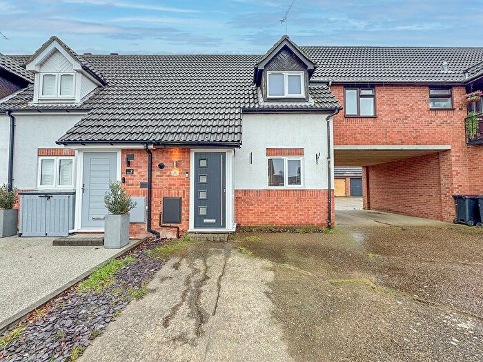 2 Bedroom End Terrace House For Sale In Adams Glade, Ashingdon, SS4