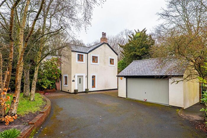 4 Bedroom Detached House For Sale In Bank Parade, Penwortham, PR1