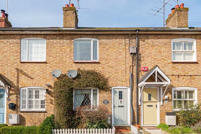 2 Bedroom Terraced House For Sale In Bourne End Lane, Hemel Hempstead, HP1