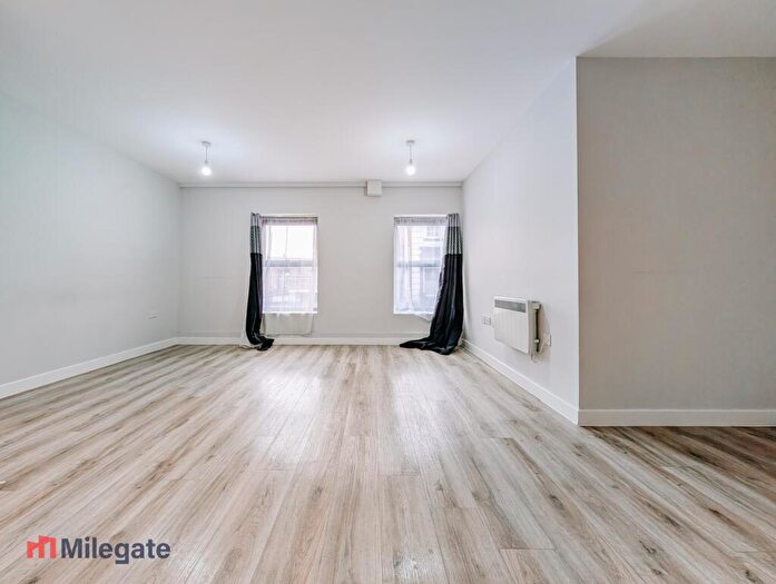 2 Bedroom Flat To Rent In Chichester Road, Southend-On-Sea, SS1