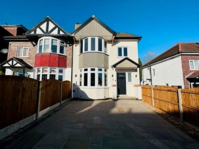 5 Bedroom Semi Detached House To Rent In Four Oaks Common Road, Sutton Coldfield, B74