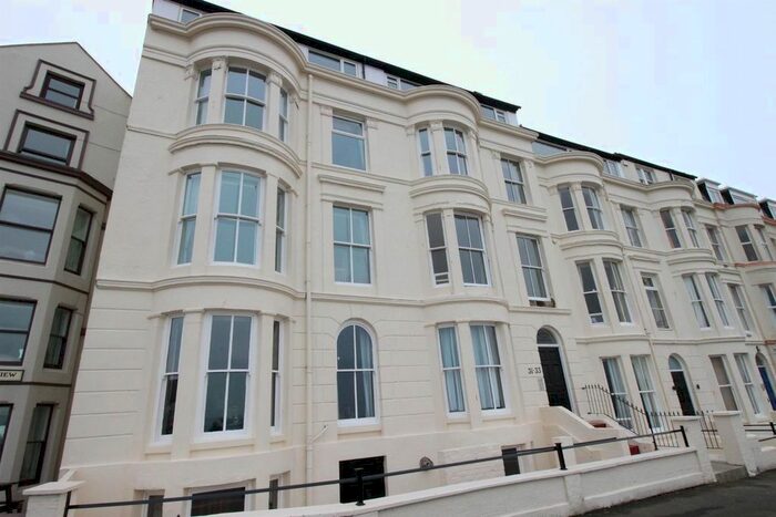 2 Bedroom Flat To Rent In Blenheim Terrace, Scarborough, YO12