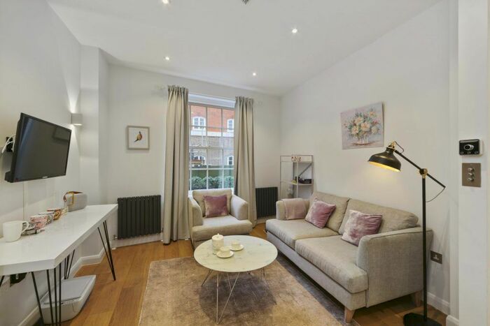 2 Bedroom Flat To Rent In Glebe Place, Chelsea, SW3
