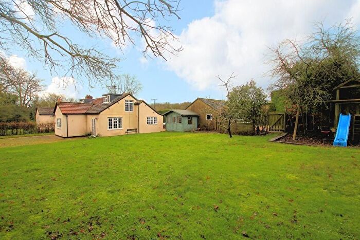 4 Bedroom Semi Detached House To Rent In Coleridge Lane, Pangbourne, Berkshire, RG8