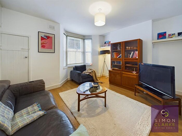 4 Bedroom End Of Terrace House To Rent In Isabella Road, Hackney, E9