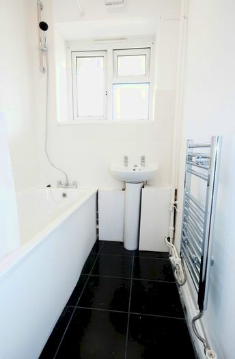 4 Bedroom Property To Rent In County Street, London, SE1