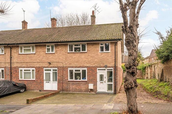 3 Bedroom House For Sale In The Glebe, Blackheath, SE3
