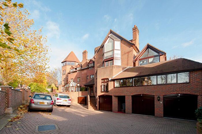 2 Bedroom Apartment To Rent In Fitzjohns Avenue Hampstead, NW3