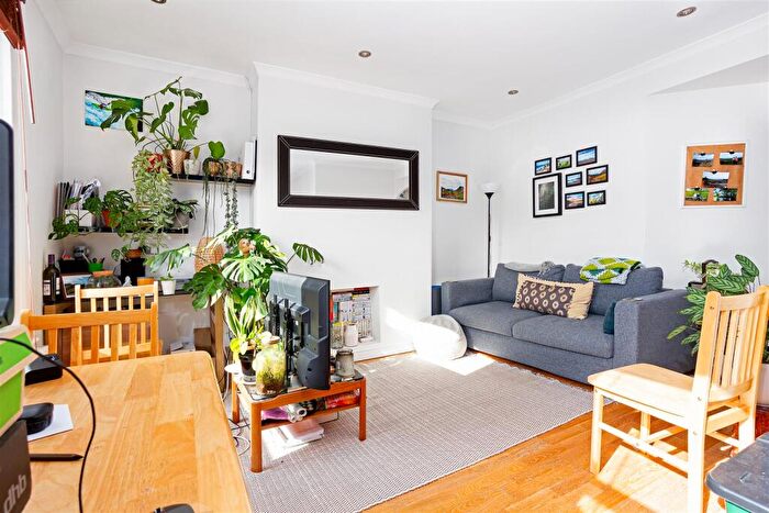 1 Bedroom Flat To Rent In Loveridge Road, West Hampstead, NW6