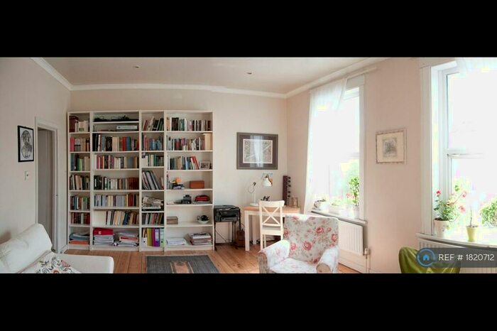 2 Bedroom Flat To Rent In Strode Road, London, NW10