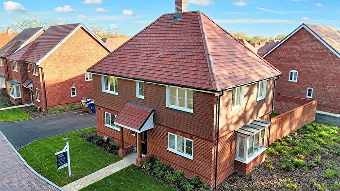 4 Bedroom Detached House For Sale In Maple Drive, Orchard Park, RH14
