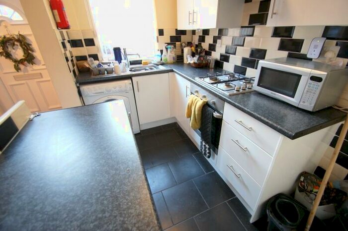 2 Bedroom Terraced House To Rent In Branksome Place, Hyde Park, Leeds, LS6
