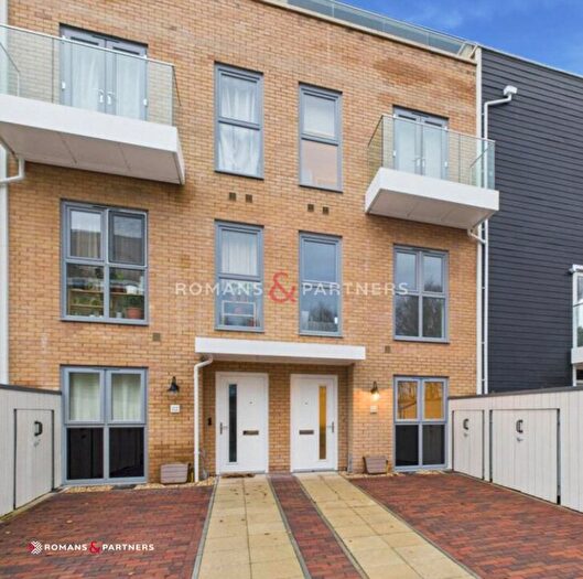 4 Bedroom Town House To Rent In Green Park Village, Reading, RG2
