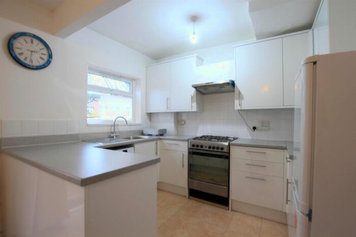 3 Bedroom Semi-Detached House To Rent In Westbrook Road, Heston, Middlesex TW5