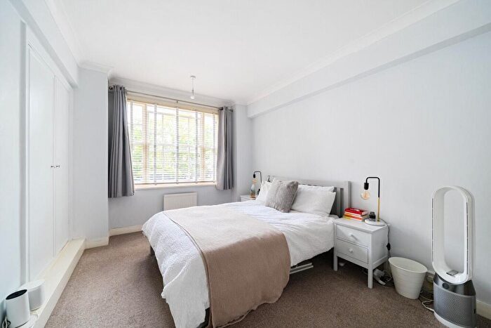 1 Bedroom Flat For Sale In Eton College Road, London, NW3