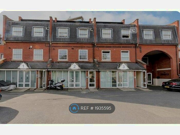 1 Bedroom Flat To Rent In Jupiter Court, London, KT5