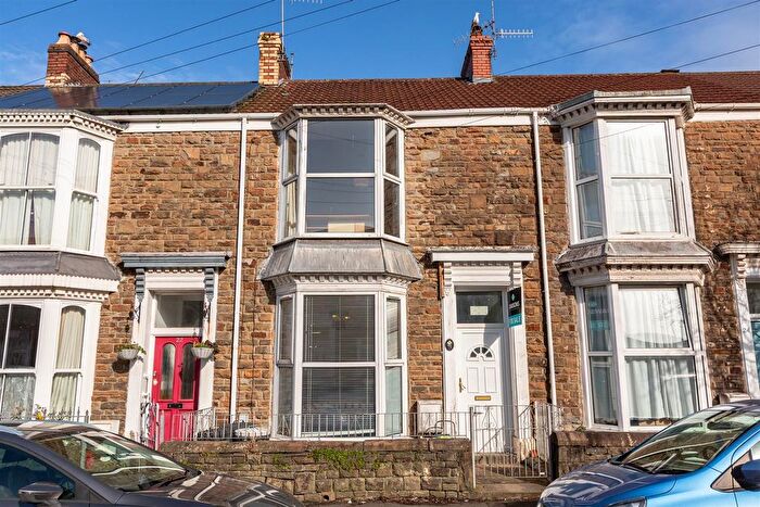 3 Bedroom Terraced House For Sale In Aylesbury Road, Brynmill, Swansea, SA2