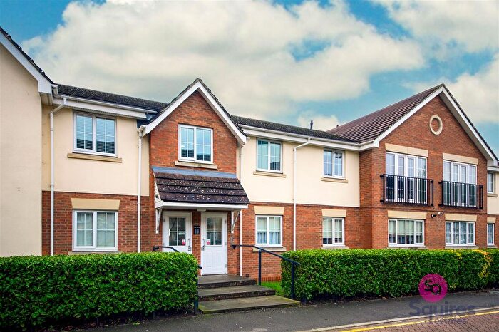 2 Bedroom Flat For Sale In Coleridge Way, Borehamwood, WD6