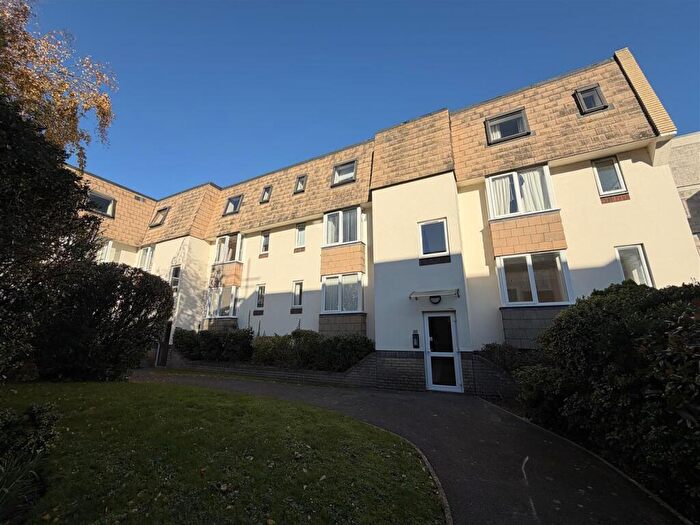 2 Bedroom Apartment To Rent In Dartmouth Mews, Cecil Place, PO5