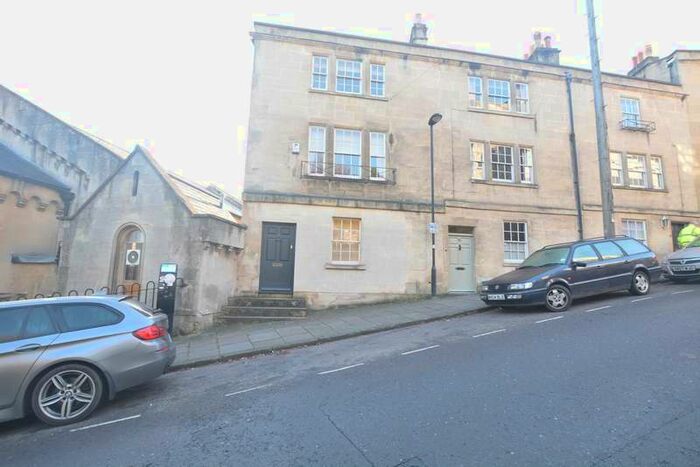 3 Bedroom End Of Terrace House To Rent In Guinea Lane, Bath, BA1