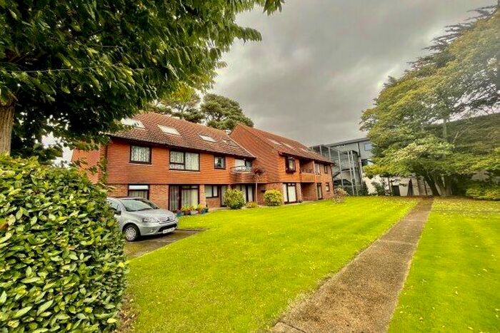 1 Bedroom Flat To Rent In Somerford Way, Christchurch, BH23