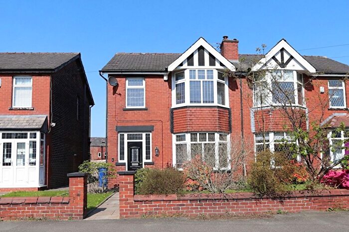 3 Bedroom Semi-Detached House For Sale In Radcliffe New Road, Whitefield, M45